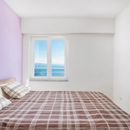 Apartment Rona Lara *